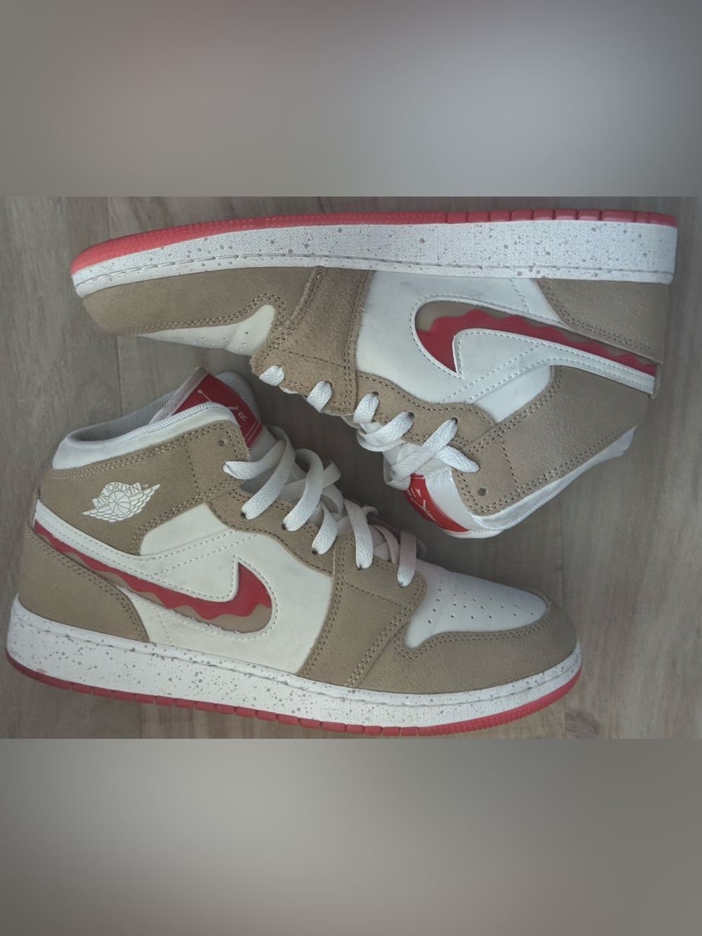 Air Jordan 1 Mid SE (GS) desert fusion red-pale ivory desert rouge fusion